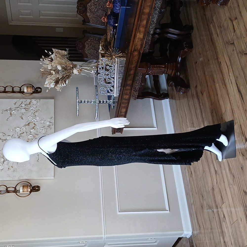 Windsor Black Shiny Asymmetrical Ruffle Floor-Length Cocktail Dress. Size S - Picture 6 of 17